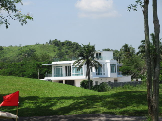 このコースに沿って、豪華邸宅が見れる。