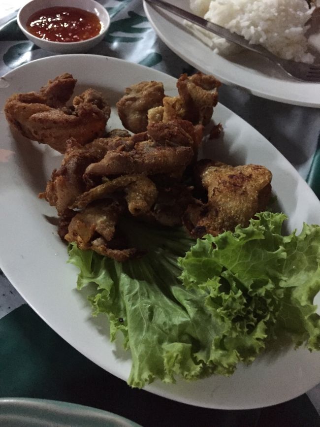 鶏のから揚げ。ガイトー<br />イサーン料理ではないけどね！<br /><br />