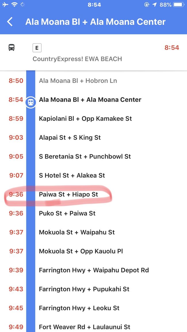 ワイケレ近くのバス停<br />パイワストリート＋ヒアポストリート<br />までは<br />大体一時間弱です。