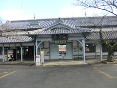 11:55
養老鉄道「養老駅」です。
大正8年に改築された現駅舎には擬洋風建築の影響が見られます。