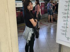 12:58
乗り換えの駅
ホテルまで、後30分ぐらい⁇
だいぶ バテバテのネックさんです。