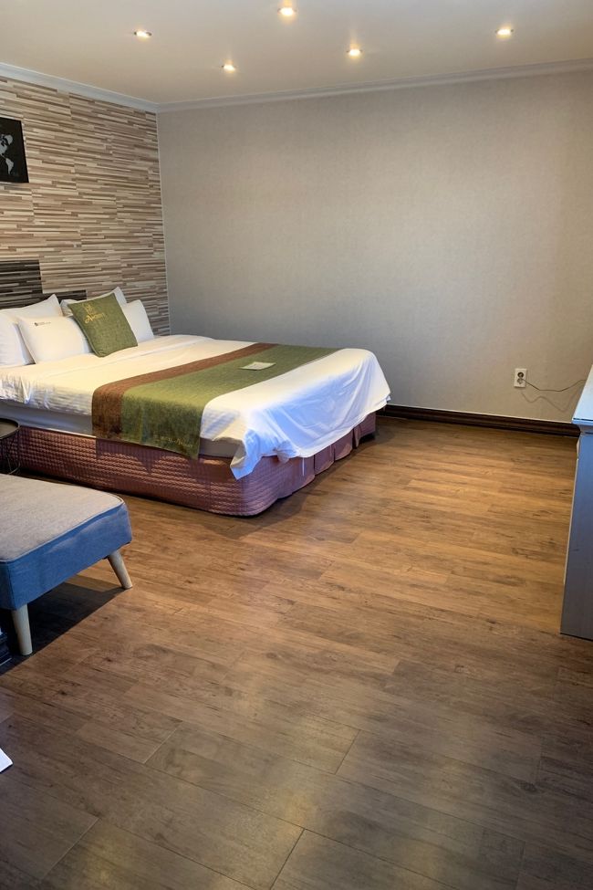 お部屋広～～～い！！綺麗！！<br />でもバスタブはありません。シャワーのみのお部屋です。