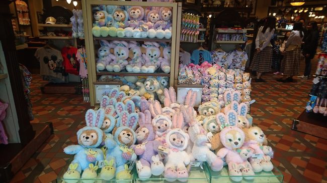 まずは欲しかったイースターのぬいぐるみ選び。<br />どれも可愛い～～<br /><br />じっくりじっくり選んで、ダッフィーをお持ち帰り。