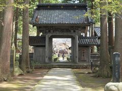 再び、大鳥居を潜って、玉川寺に。
羽黒山神社のすぐそばです。