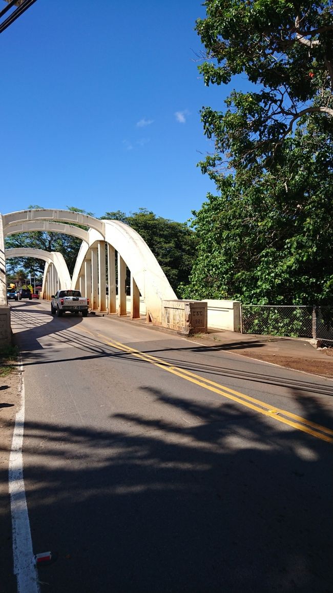 橋を渡って待ち合わせ場所へ
