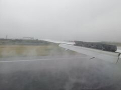 やっぱり大阪は、「雨」でした。