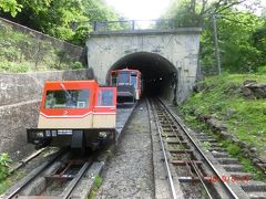 立山から10:10発の立山黒部アルペンルート立山ケーブルカーで美女平まで行きます。
標高475mから標高977mの美女平まで500m差を一気に登ります。
時間はわずか7分です。
景色は見れないが急勾配で美女平の駅がいい感じだ。