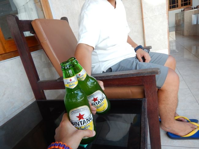 ホテルのテラスで乾杯！