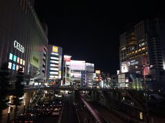 　ＪＲの八王子駅に出ると、京王よりずっと栄えていてびっくり。福岡人としては、私鉄の駅前の方が繁華街という感覚があるんですよね。
