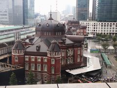 翌朝、7時半起床。ちょっと外出。
東京ステーションホテルも泊まってみたい宿の一つ。