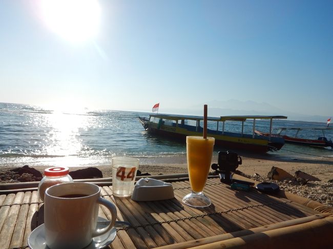 私はロンボクコーヒー、夫はマンゴージュース。<br />ロンボクコーヒー美味しい！<br />バリコーヒーより美味しいかも。