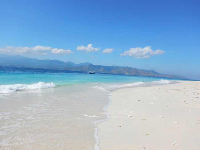 この辺もめっちゃ綺麗！！<br />ビーチでチャプチャプするならこの辺ですね。