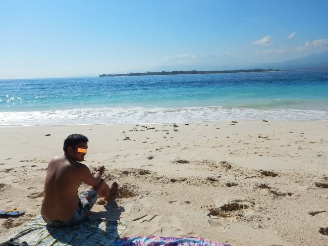 砂が柔らかくて裸足でも痛くない！<br />裸足のままシュノーケルできた！<br />この辺は海底も砂で珊瑚は少ないから、お魚少なめだった。<br />でも珊瑚が集まってる所ではちょっぴり見れた！<br />泳ぐの苦手だったり、シュノーケル初心者の私のような人は十分楽しめます！