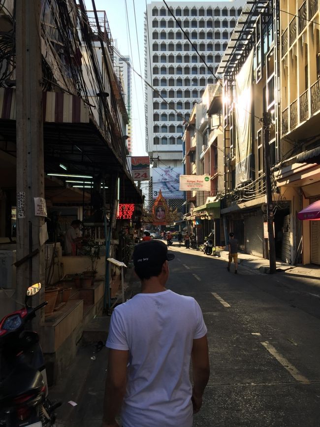 やっぱバンコクは美味いね<br />リゾート地じゃなかなか出会えない味が、その辺にごろごろあるね<br />でも人も車も音も激しくて心が休まらない汗