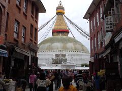 ボーダナート。カトマンズにある、高さ約36mのネパール最大のチベット仏教の巨大仏塔（ストゥーパ）です。