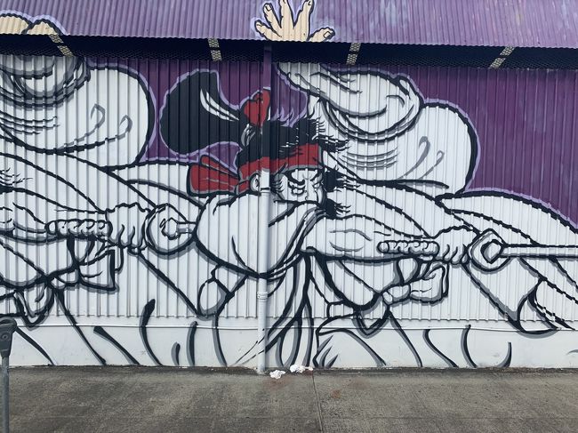 これもそうだね。<br />その後アラモアナショッピングセンターの前を通りアラワイヨットハーバーから海に入ります。