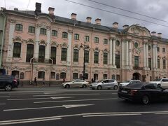 これはストロガノフ宮殿。