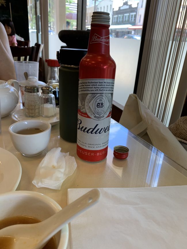 昼食へむかいます。アルコールを置いてない店のようで、お酒買うなら近くのお店に連れて行くと言われ、連れて行ってもらいました。<br />かなり安く買えましたが、ローカルすぎてちょと怖い感じです。1人では絶対行きません。