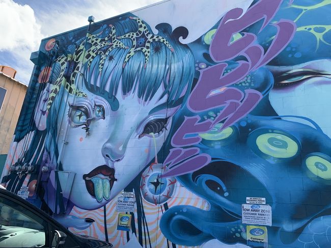 奇抜な絵ですね