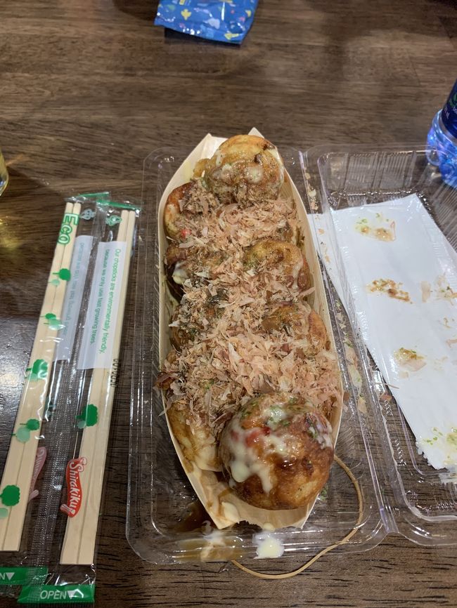 たこ焼きはタコの大きさがバラバラで小さいのもあった。けど美味しかったからいいけど！