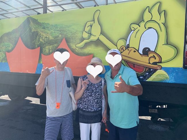 丘に上がりキャプテンと記念撮影！<br />これでツアー終了。ホテルに送ってもらい１時間ほど休憩です。