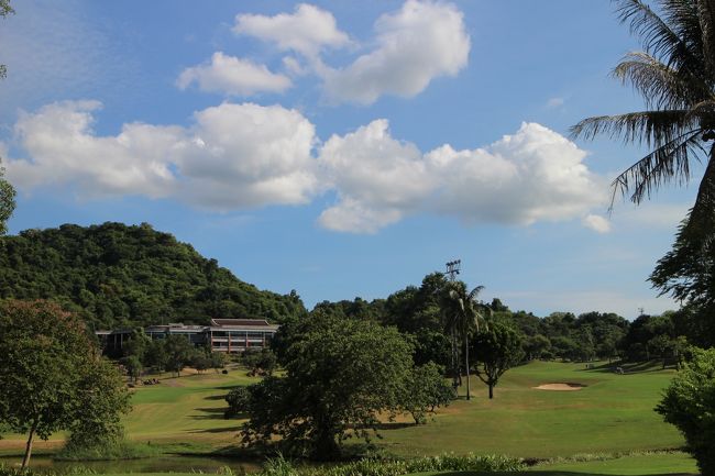 ■LAEM CHABANG International Country Club<br />晴天に恵まれました。<br />賞には遠く及ばず。残念。<br /><br /><br />シーズンオフと団体料金の特別料金でプレーできて良かった。<br /><br />■このコースは別途旅行記作成しました。