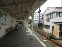 吉原本町駅は　有人駅です。
