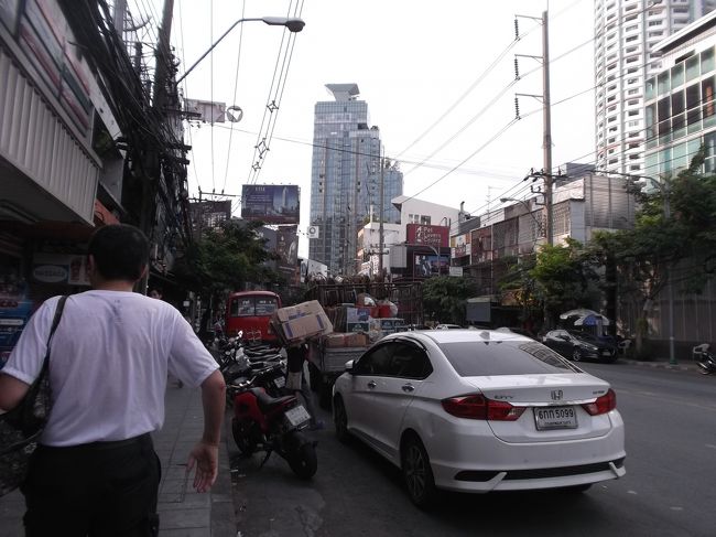 １６３３．段ボール専門に回収。