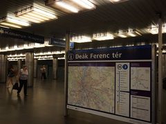 ●Deak Ferenc ter駅

ホテル近くの西駅からM3に乗って、Deak Ferenc ter駅までやって来ました。
この駅でM2に乗り換えます。