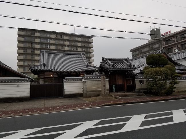 翌朝、ならまち大通りを歩きます。徳願寺