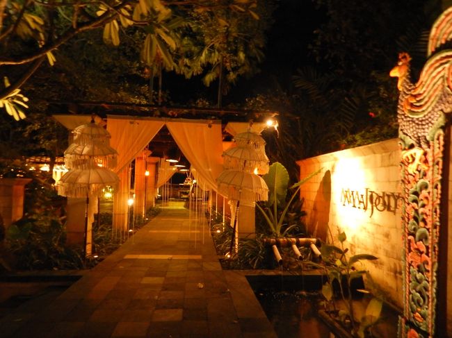 帰り際に撮影した入り口。<br />バエる感じで綺麗でした♪<br />今夜はこのまま帰ってきてシャワーを浴びて就寝。