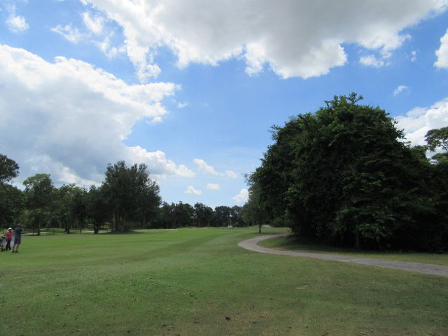 ■TREASURE HILL Golf Club<br />最終ホール4打目、５ｍ外から、AI使用、<br />チップインのパー。おまけが来ました。<br />トータルは何時もながらのタイしたスコアーならず。