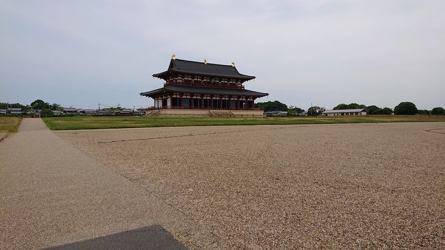 広い敷地を歩いて第一大極殿に向かいます。