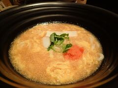 シャワーの後は受託手荷物を預けて腹ごしらえ。
ハワイアン航空のエコノミーの機内食は美味しくないと聞いていたので、「つるとんたん」で出国前の和食をエンジョイ。おうどんの出汁が体に沁みました。