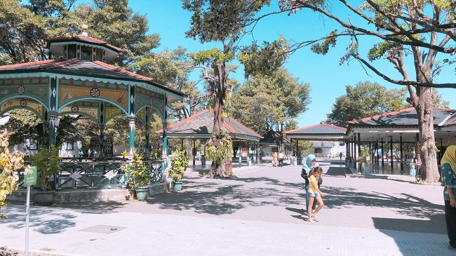 内部は広々と開放的です。