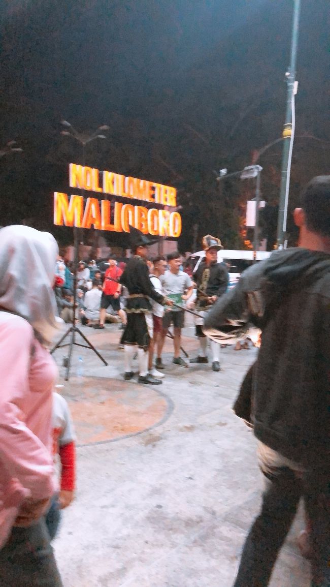 22時頃になってもマリオボロ通りは人が絶えません。