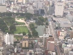 富山城址公園
富山城(富山郷土博物館)が見える
右側の高い建物はクラウンプラザ Toyama(昔の全日空ホテル)