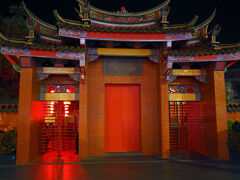 解散後は行天宮が空いてるので行ってみようと言うことになったのですが着いてみると既にクローズ・・・調べてみると22時までだそうです。