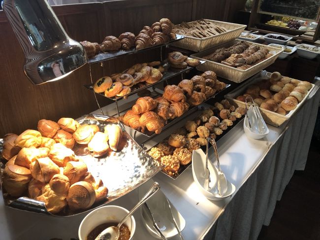 美味しそうな料理が並びます。<br />