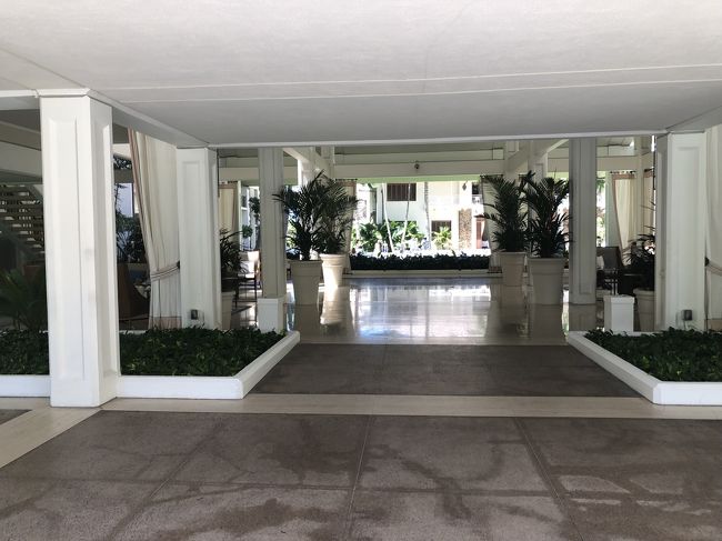 仮眠した後、予約していた「ハレクラニホテル　オーキッズ」でサンデーブランチです。2年ぶりの訪問です。