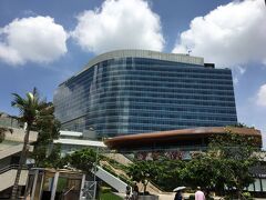 見えてきました、ケリーホテル。