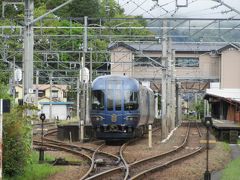 天橋立駅に滑るように向かっていきました
藍色メタリックの車体色は非常に上品です

鉄道網が貧弱なダム巡りを趣味としていたり、愛犬連れだったり、車の運転が好きだったりで鉄道も好きなのですが中々鉄道旅が出来ませんが、リゾート特急の旅などはいつかしてみたいものです