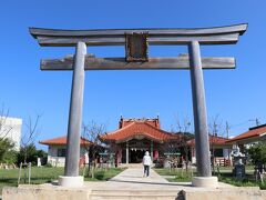 本日はマーレクルーズさんのシュノーケルツアー。
旅の安全と晴れをお願いしに宮古神社にきました。