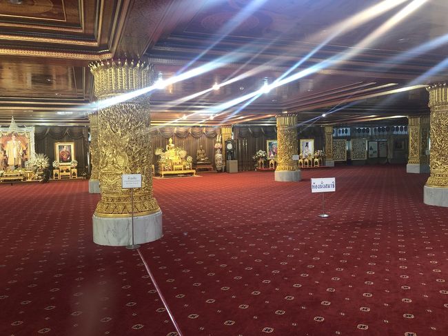 なにか大人数でやるときに使うのでしょうか、<br />広場のようなものがあります。