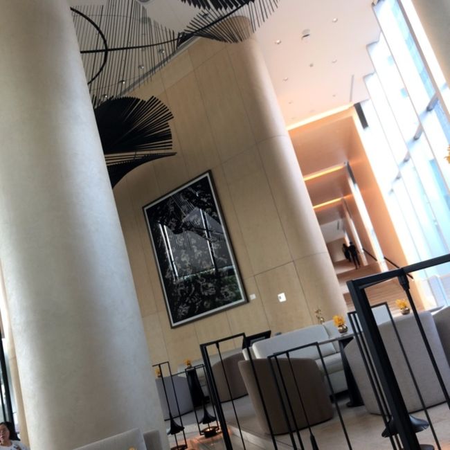 こちらでアフタヌーンティーをいただきます。<br />ハイアットを選んだのは1人分の金額で利用できるからです。