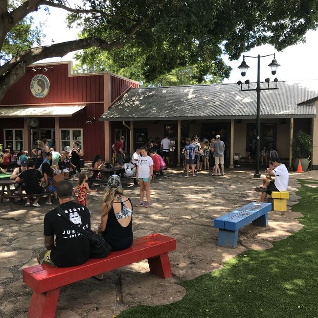 マツモトシェイブアイスの前。