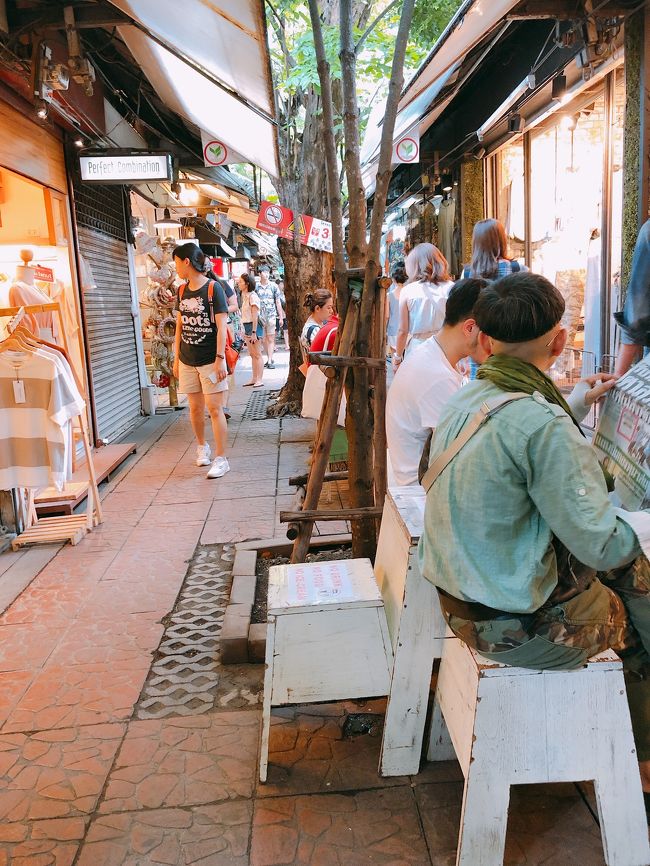 若手のデザイナーさんの出展店舗ゾーン<br />個性的で可愛いものがたくさんあって◎