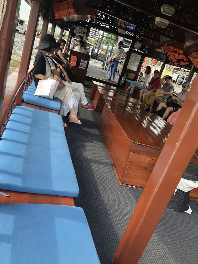 今夜泊まるのはアヴァニリバーサイドホテル<br />今回唯一一泊だけ贅沢しようと決めたホテルなのでたのしみー！