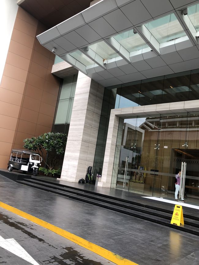 ひとつ建物を抜けると見えたー！