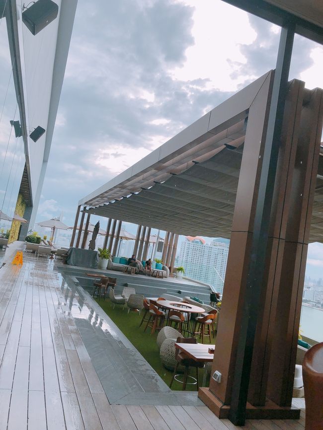 カップルと親子が1組ずつ